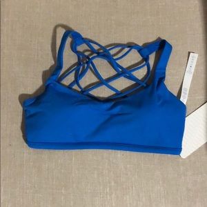 Lululemon free to be wild bra size 6